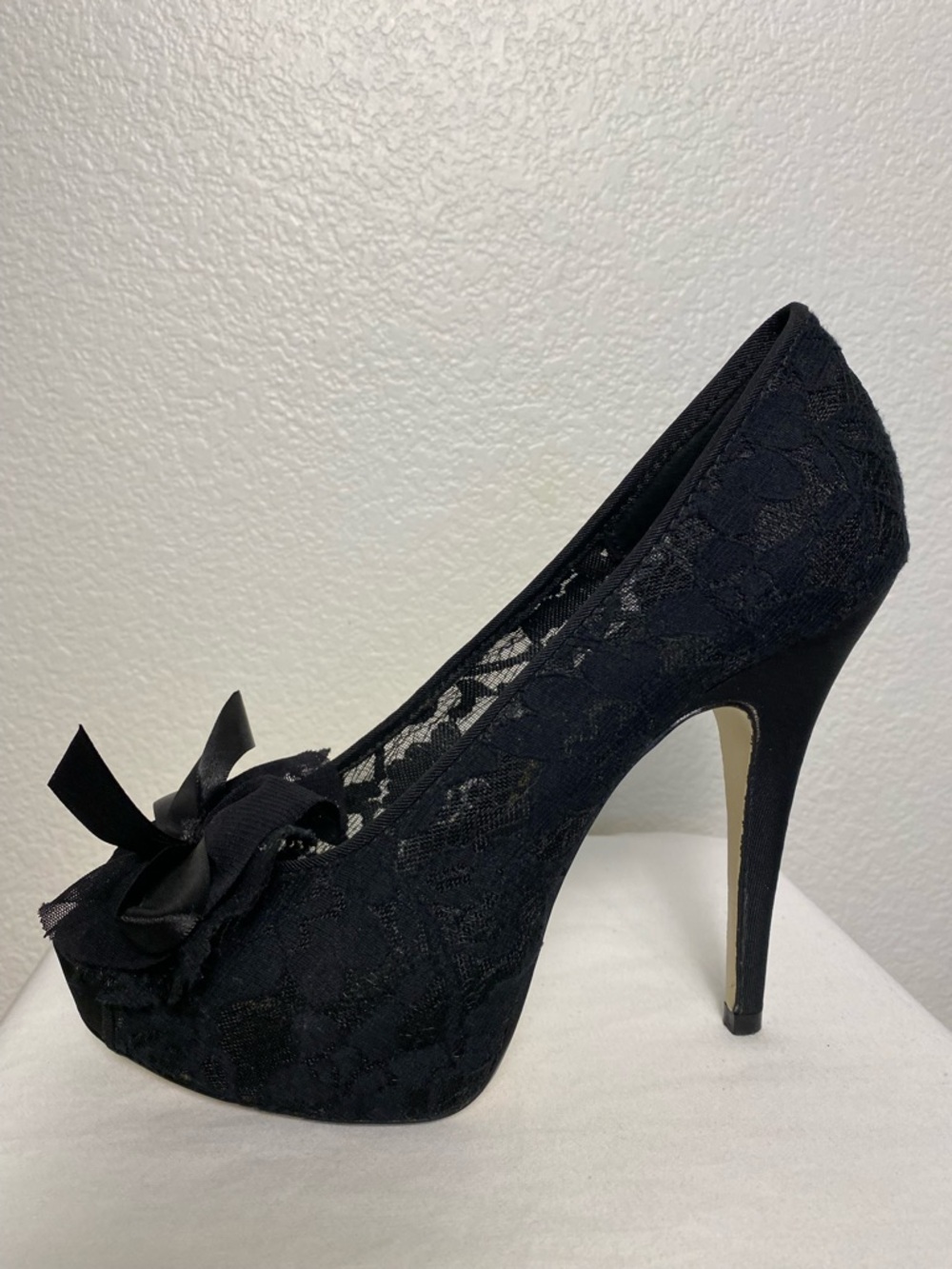 🖤 EUC Chinese Laundry Y2K Lace Bow Platform Heels – Black | Size 7 - Picture 8 of 9